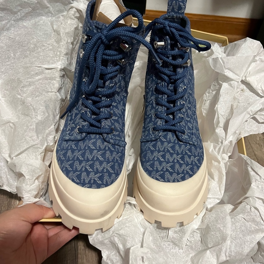 Michael Kors Women Payton Denim Bootie. Navy Blue with Cream Soles - Picture 5 of 7